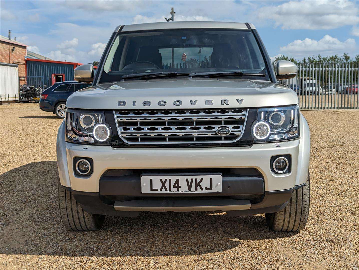 <p>2014 LAND ROVER DISCOVERY HSE SDV6 AUTO</p>