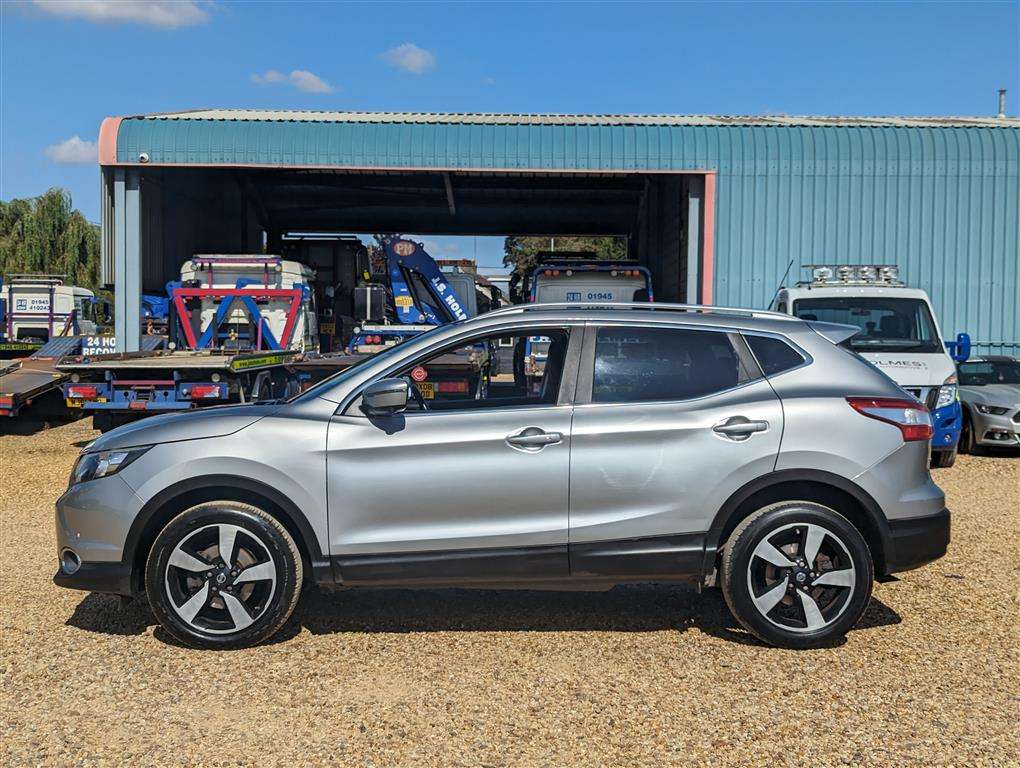 <p>2015 NISSAN QASHQAI N-TEC + DIG-T</p>