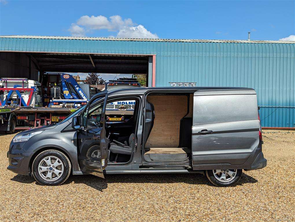 <p>2017 FORD TRANSIT CONNECT 240 LIMIT</p>