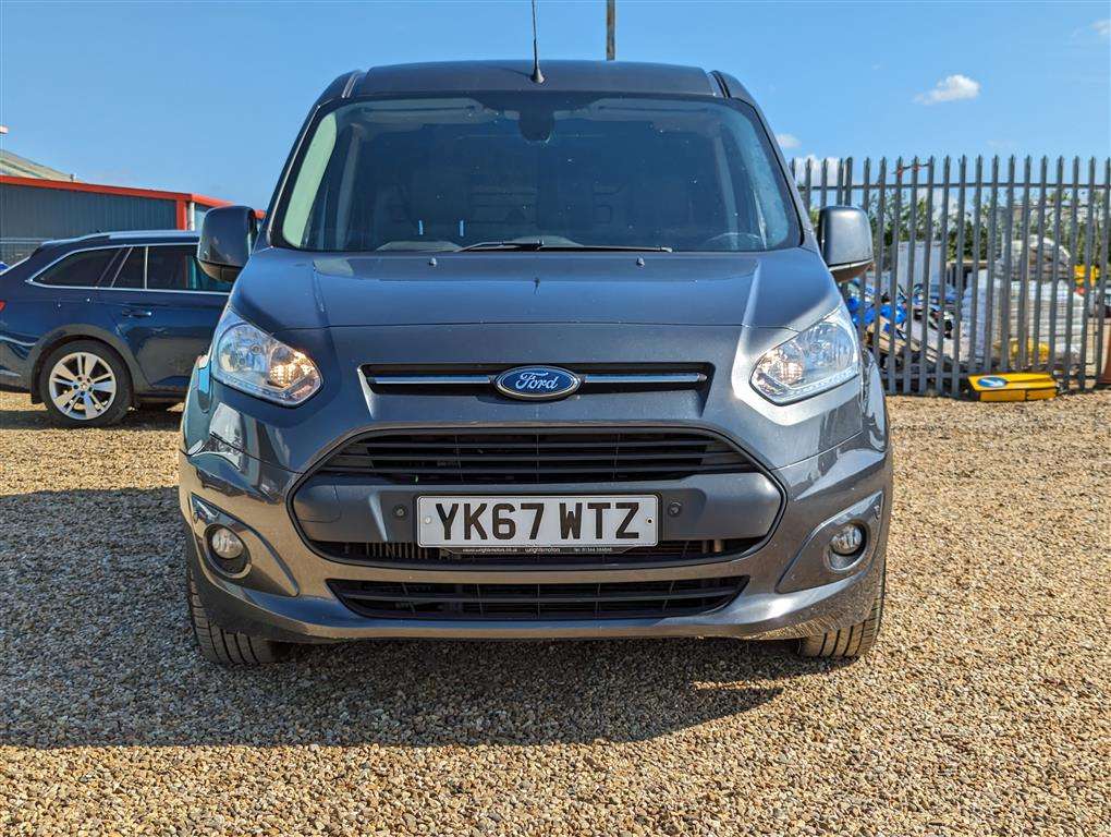 <p>2017 FORD TRANSIT CONNECT 240 LIMIT</p>