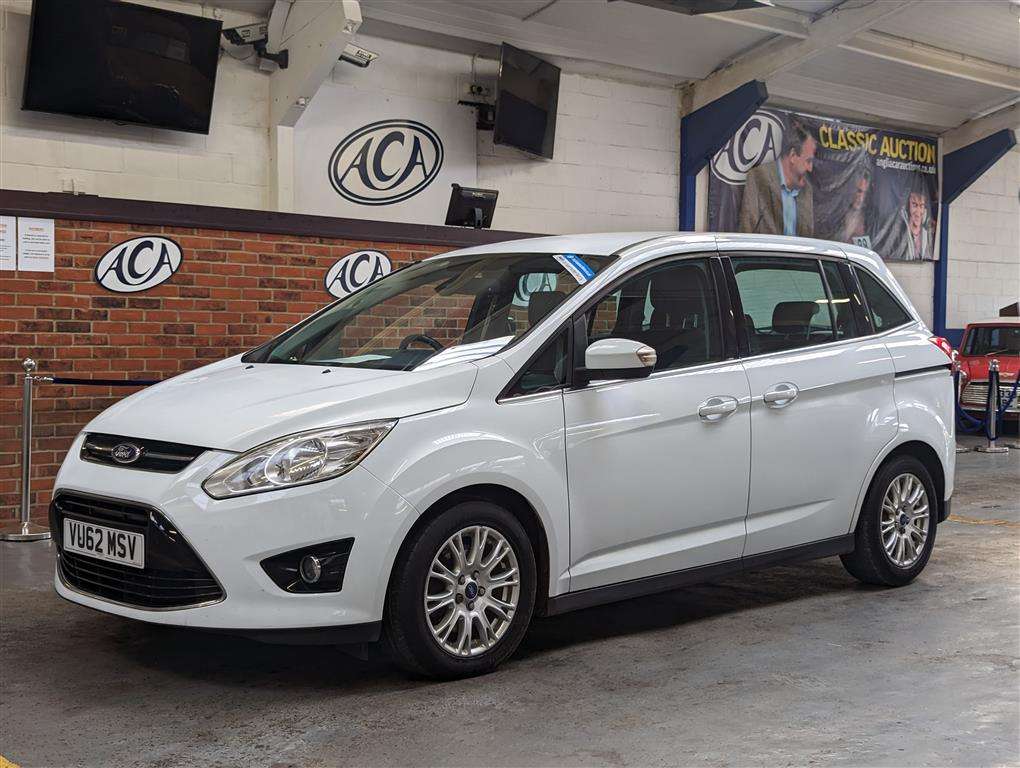 <p>2012 FORD GRAND C-MAX **SOLD</p>