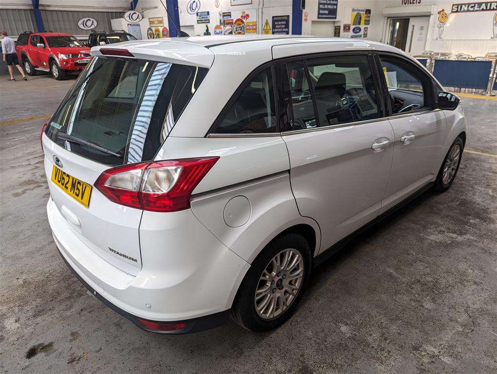 <p>2012 FORD GRAND C-MAX **SOLD</p>