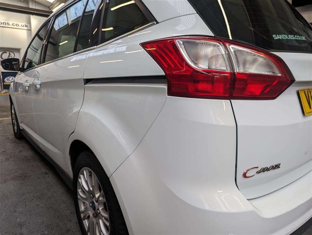 <p>2012 FORD GRAND C-MAX **SOLD</p>