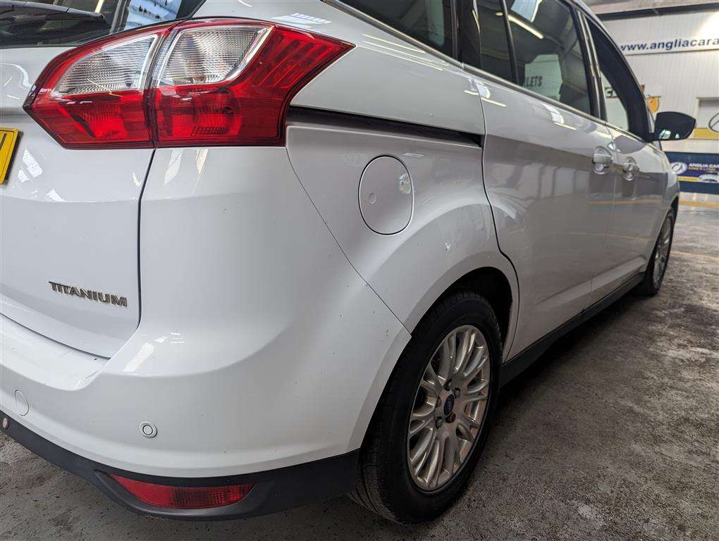 <p>2012 FORD GRAND C-MAX **SOLD</p>