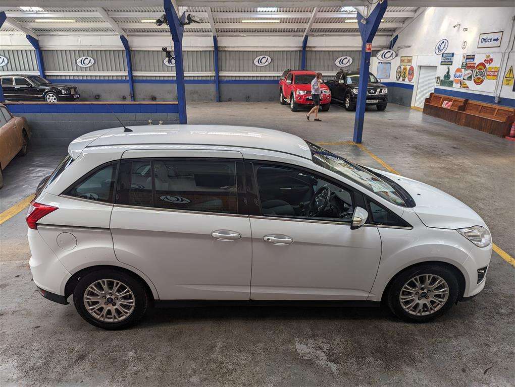 <p>2012 FORD GRAND C-MAX **SOLD</p>