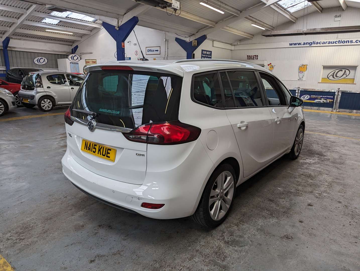 <p>2015 VAUXHALL ZAFIRA TOURER SRI CDTI</p>