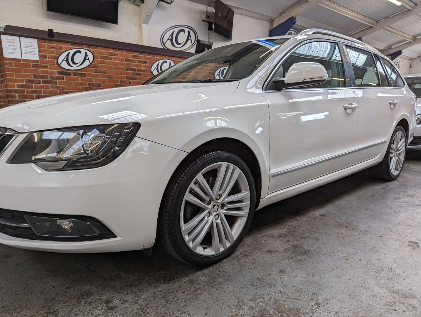 <p>2013 SKODA SUPERB ELEGANCE TDI CR</p>