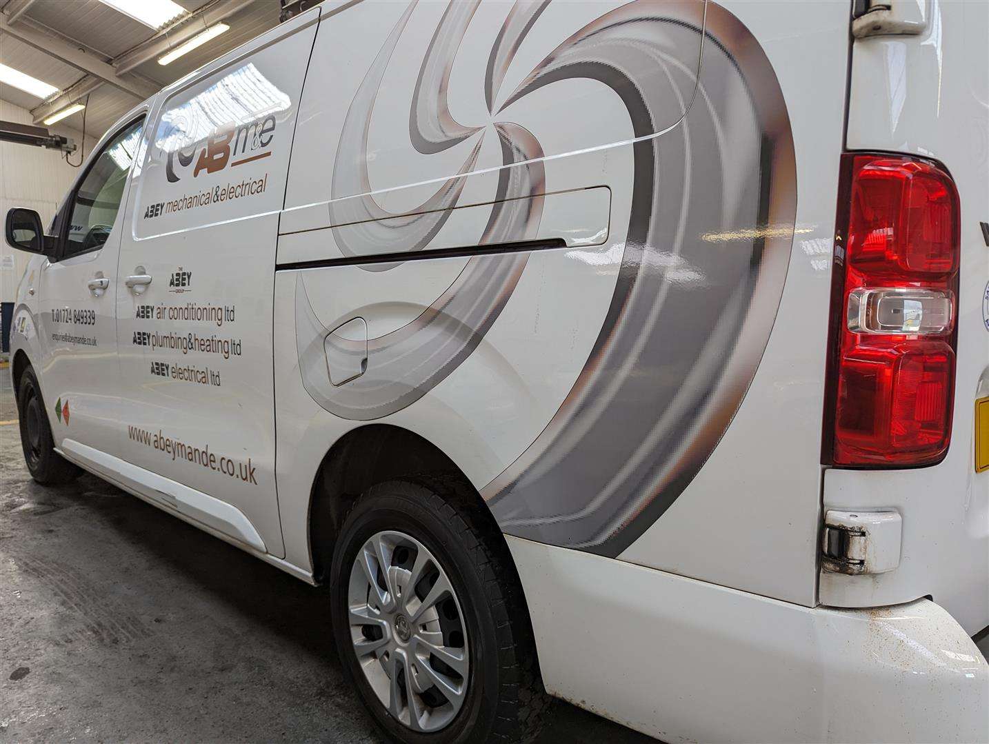 <p>2021 VAUXHALL VIVARO 2900 SPORTIVE S/S</p>