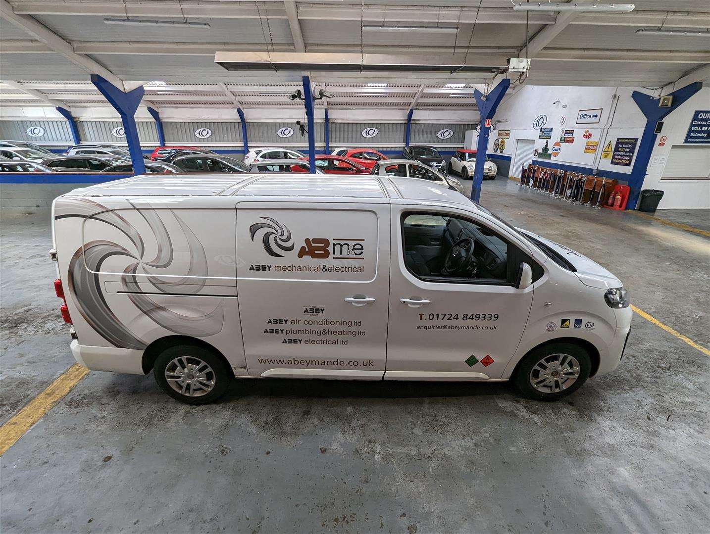 <p>2021 VAUXHALL VIVARO 2900 SPORTIVE S/S</p>