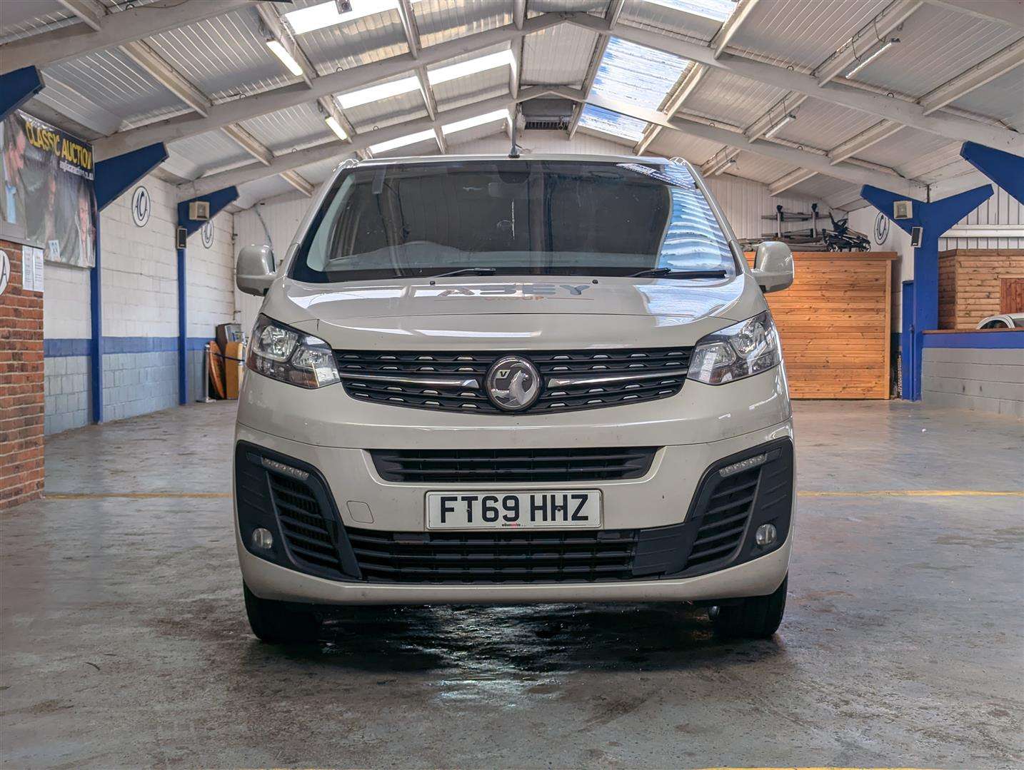 <p>2020 VAUXHALL VIVARO 2900 SPORTIVE S/S</p>