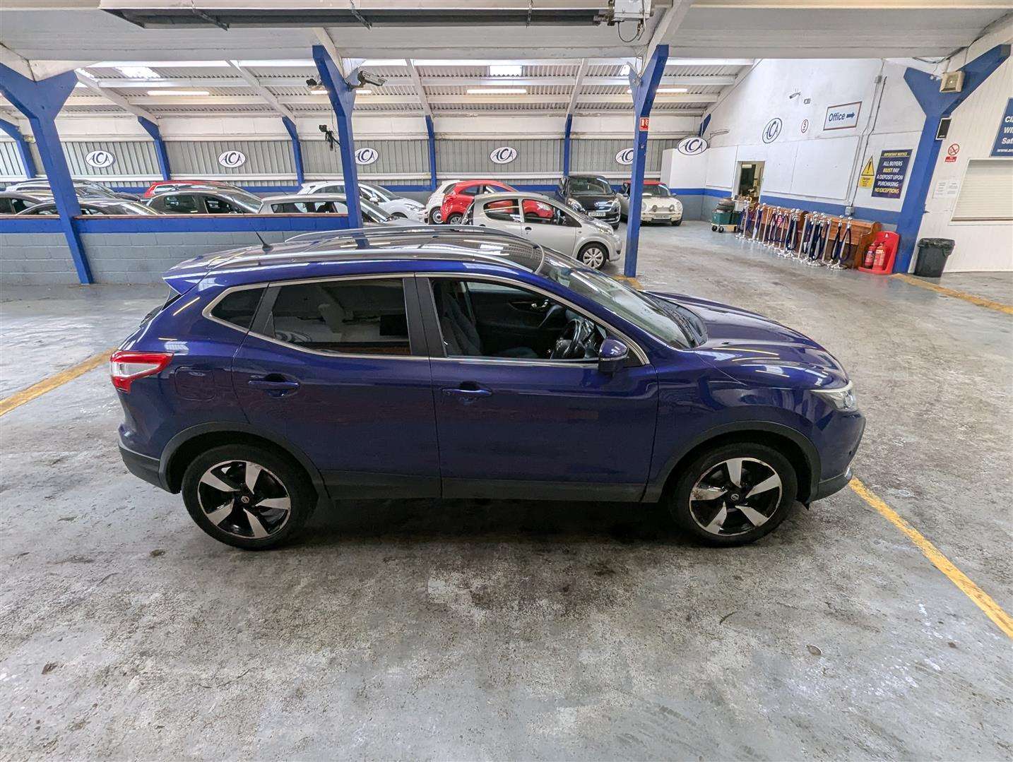 <p>2015 NISSAN QASHQAI N-TEC + DCI</p>