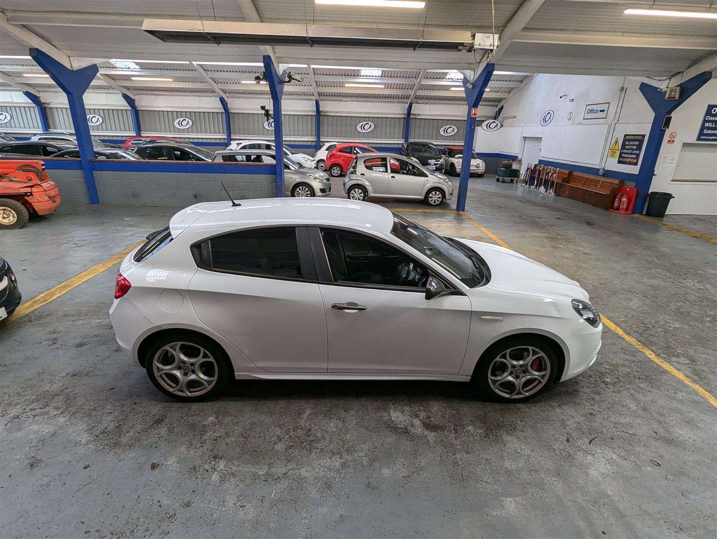 <p>2016 ALFA ROMEO GIULIETTA SPECIALE JTDM-2</p>