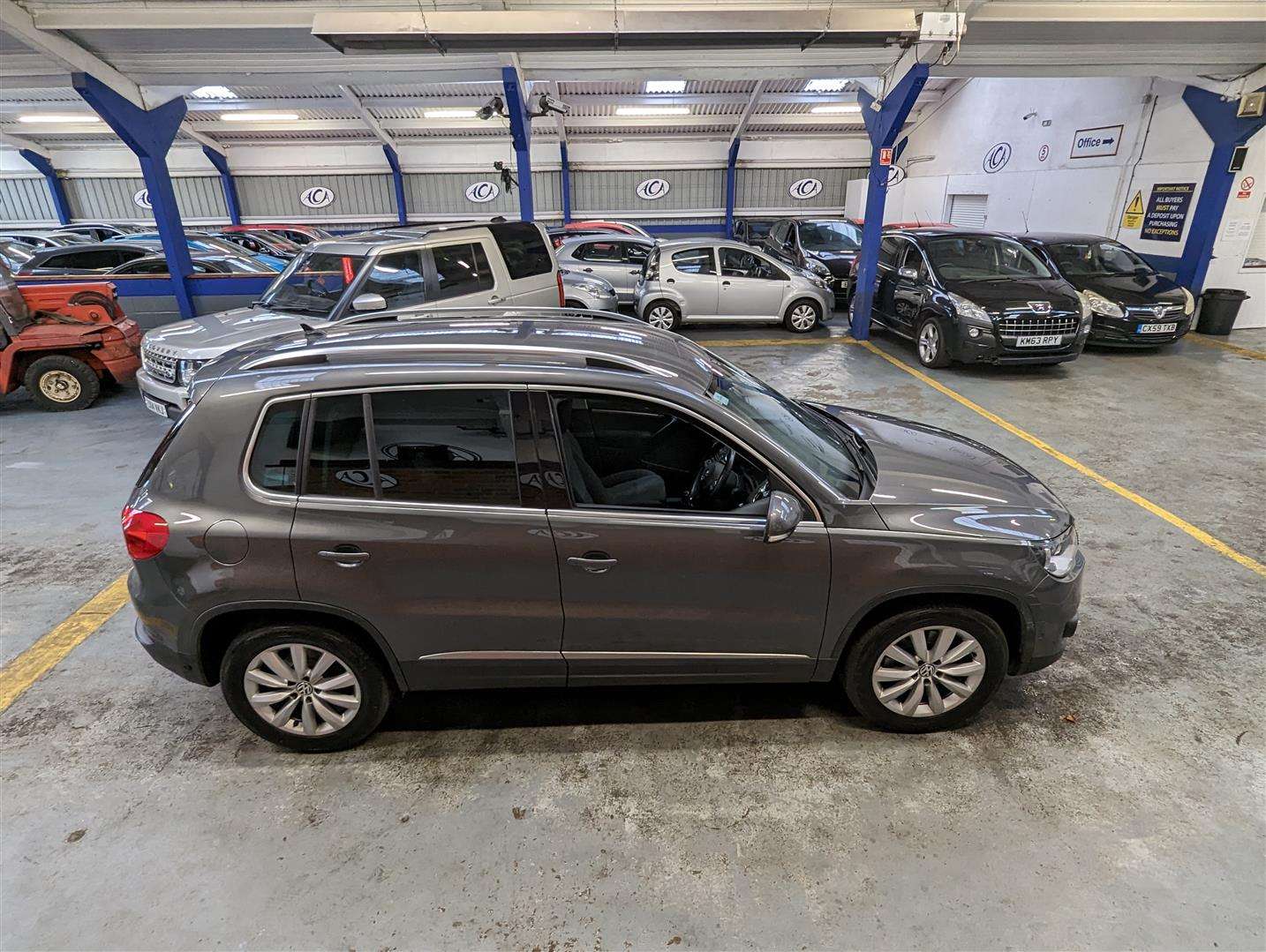 <p>2014 VOLKSWAGEN TIGUAN MATCH TDI BLUE TEC</p>