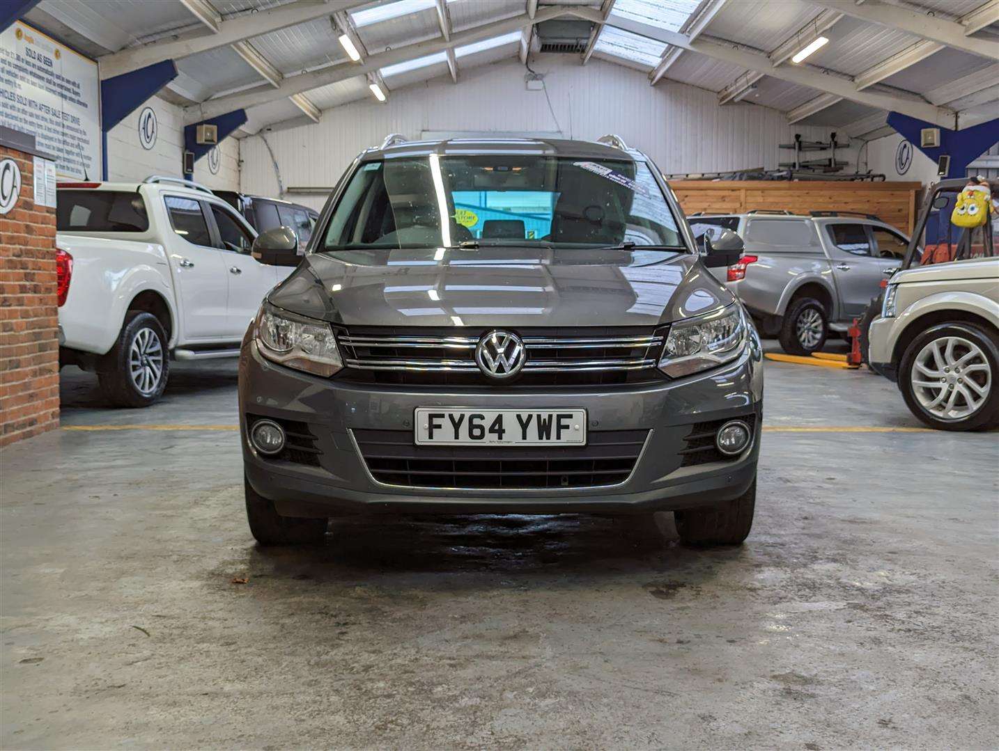 <p>2014 VOLKSWAGEN TIGUAN MATCH TDI BLUE TEC</p>