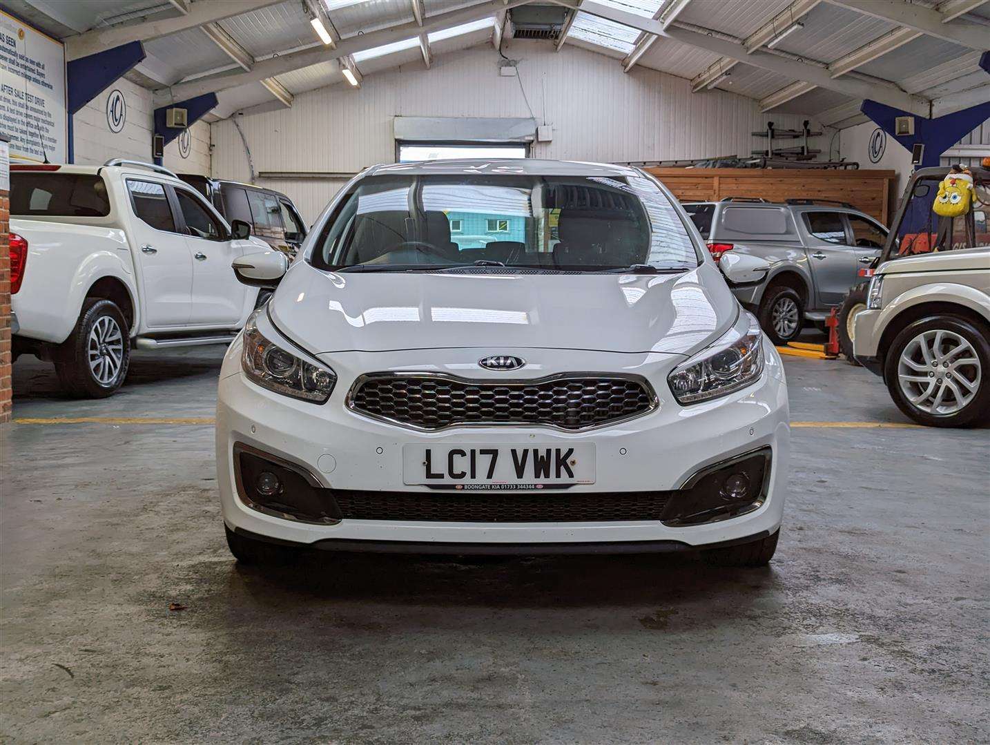 <p>2017 KIA CEED 3 ISG CRDI</p>