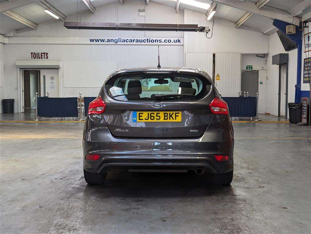 <p>2015 FORD FOCUS ZETEC S</p>