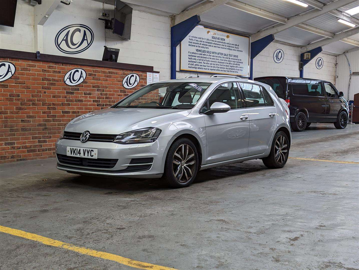 <p>2014 VOLKSWAGEN GOLF SE BLUEMOTION TECH T</p>