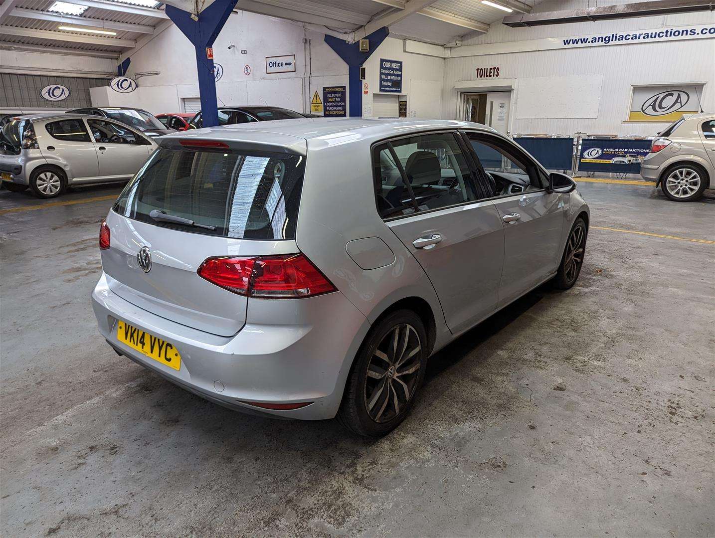 <p>2014 VOLKSWAGEN GOLF SE BLUEMOTION TECH T</p>