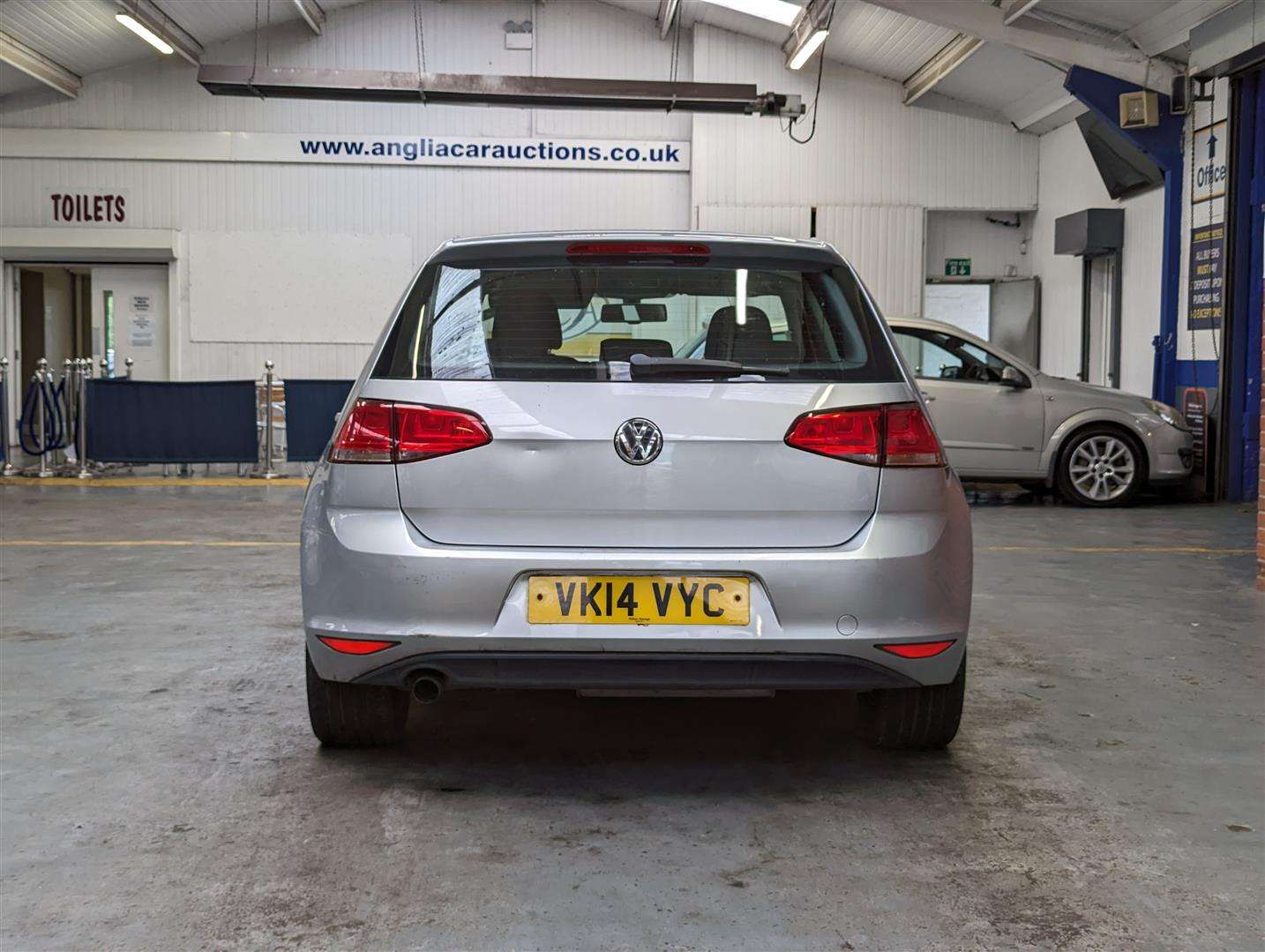 <p>2014 VOLKSWAGEN GOLF SE BLUEMOTION TECH T</p>