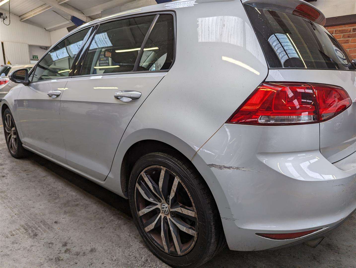 <p>2014 VOLKSWAGEN GOLF SE BLUEMOTION TECH T</p>