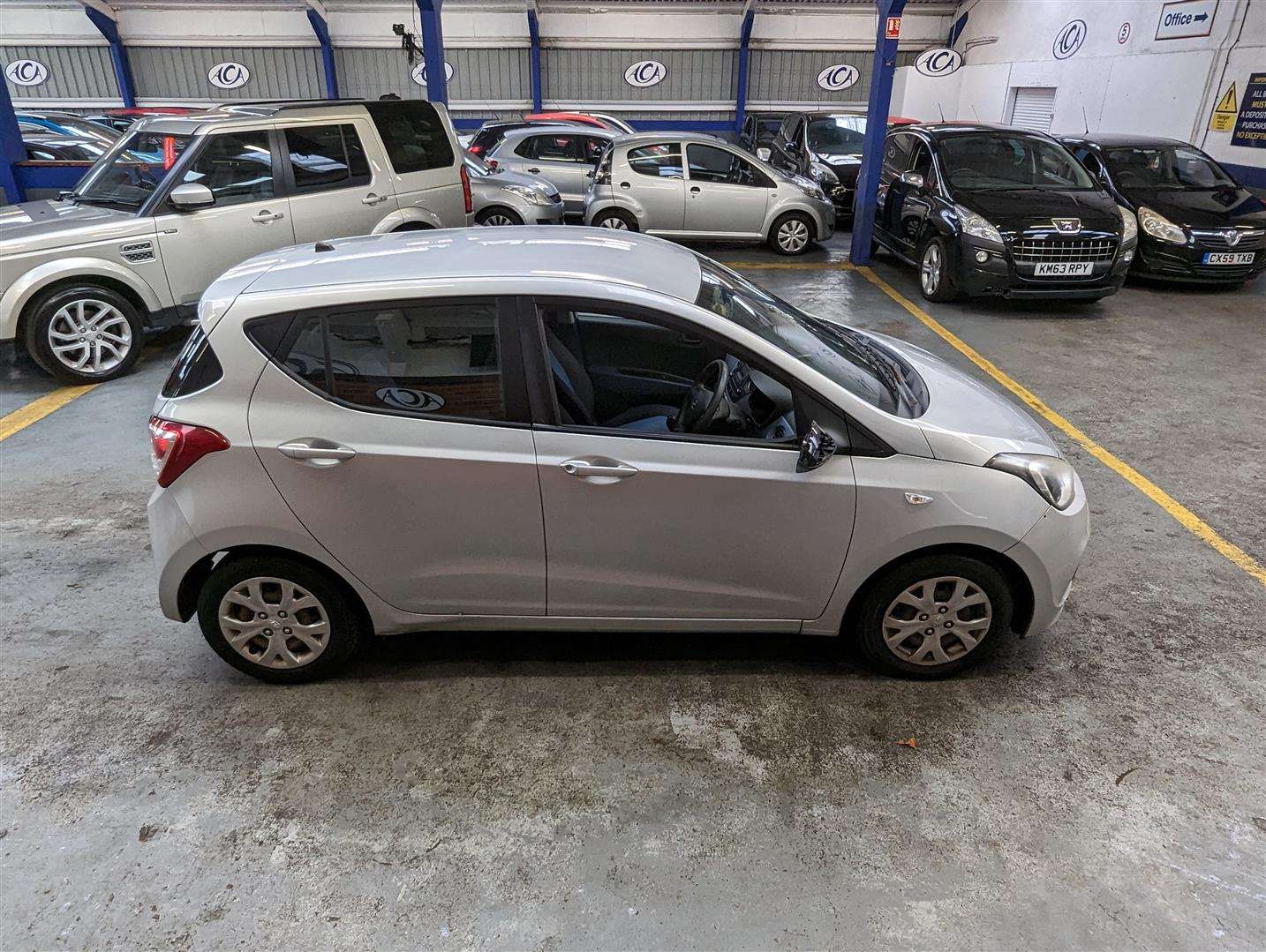 <p>2014 HYUNDAI I10 SE</p>