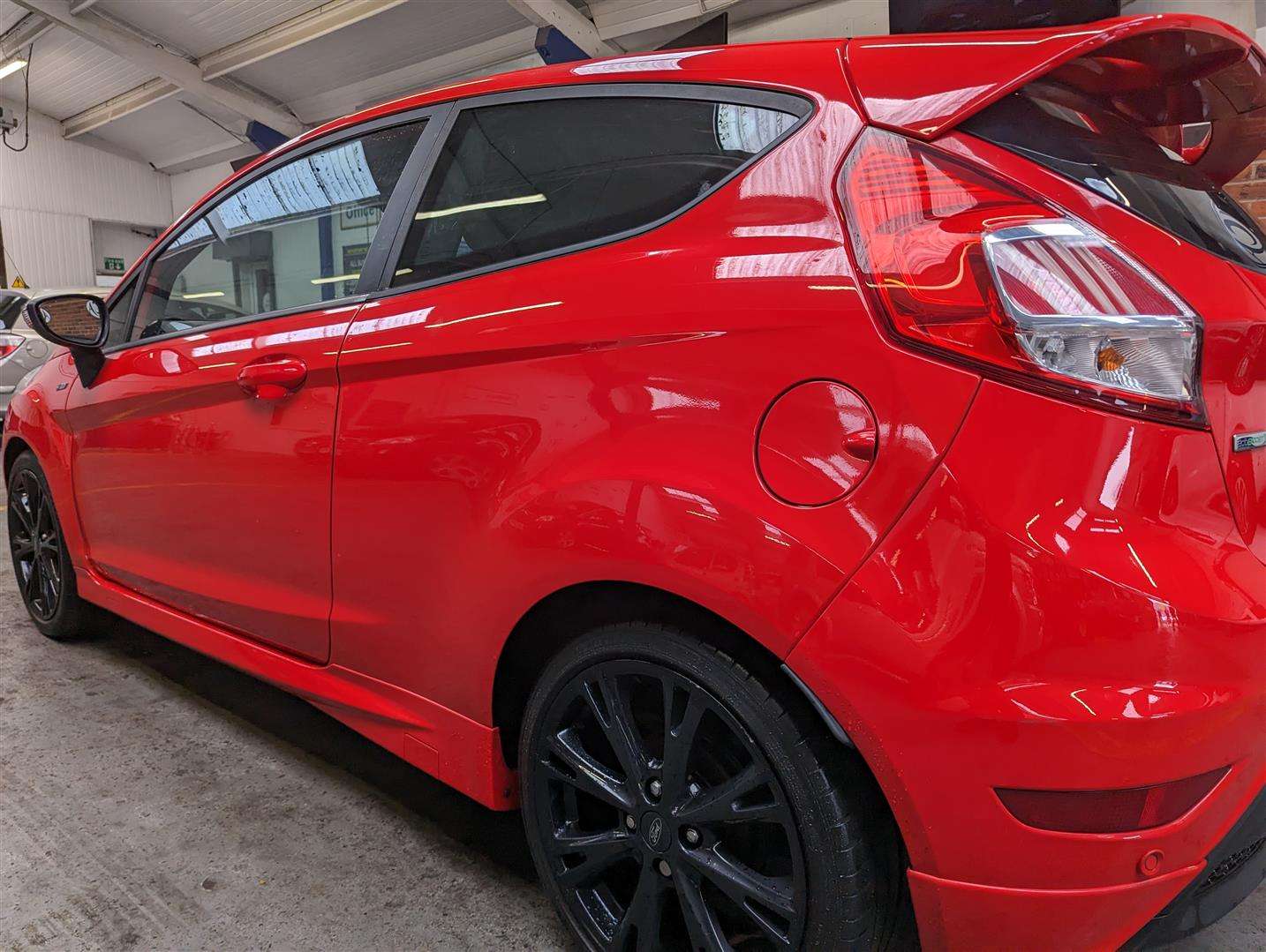 <p>2016 FORD FIESTA ST-LINE RED EDITIO</p>