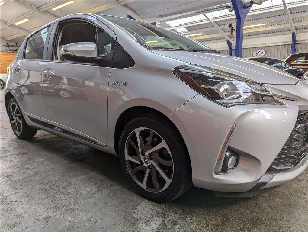 <p>2020 TOYOTA YARIS Y20 VVT-I HEV CVT</p>