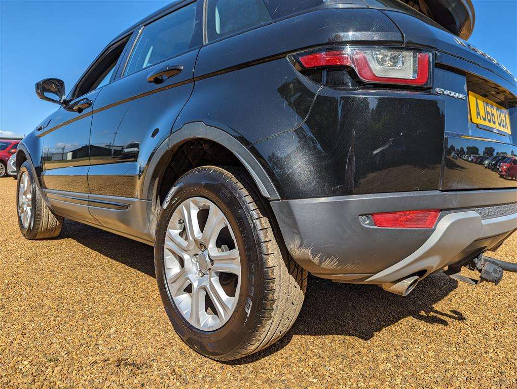 <p>2017 LAND ROVER RANGE ROVER EVOQUE SE TEC</p>