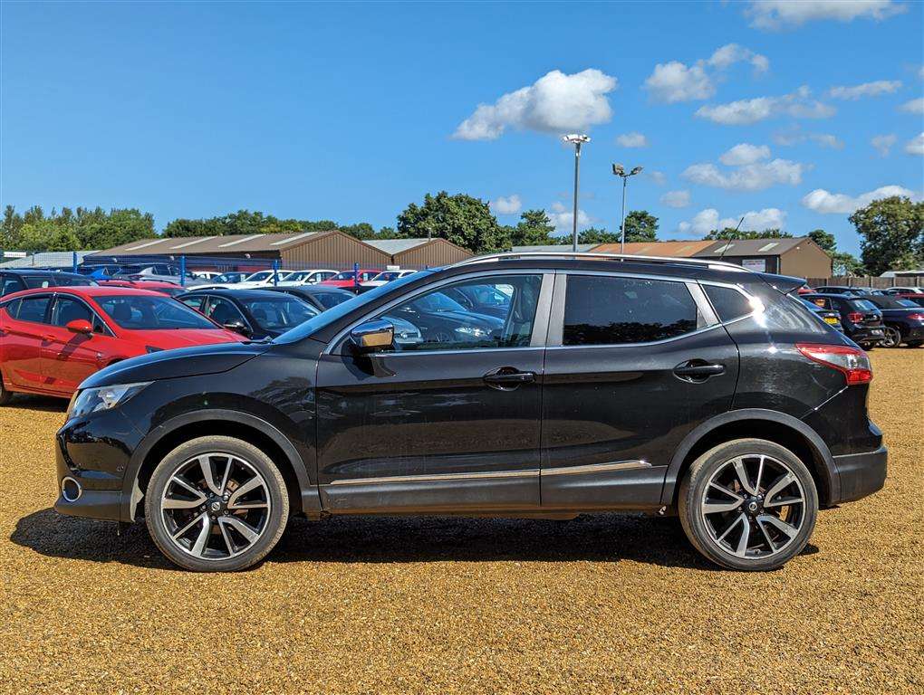 <p>2015 NISSAN QASHQAI TEKNA DCI</p>