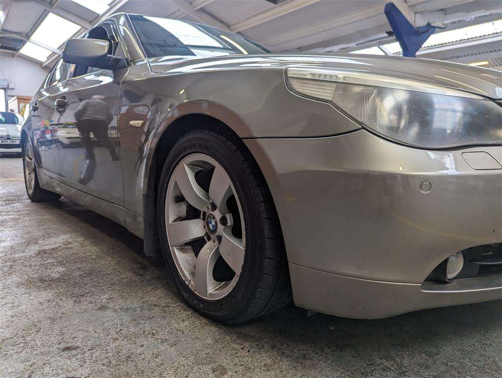 <p>2004 BMW 530 SE AUTO</p>