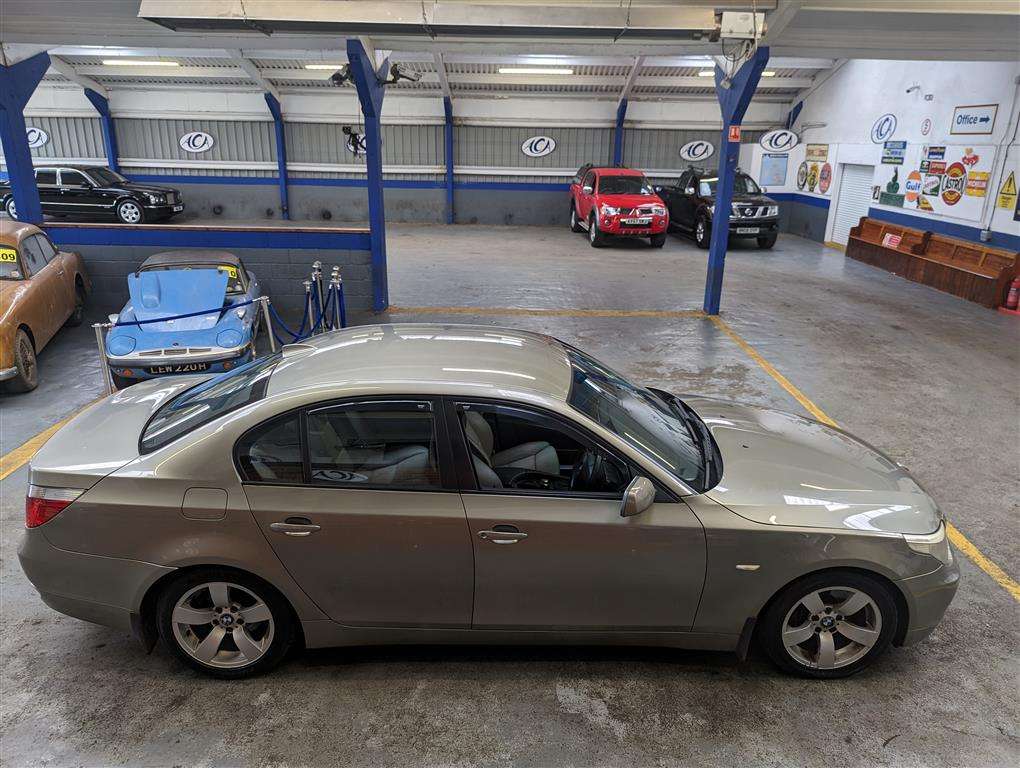 <p>2004 BMW 530 SE AUTO</p>