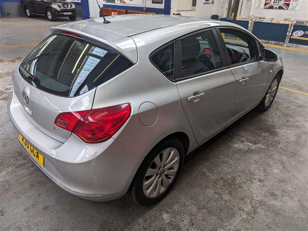 <p>2014 VAUXHALL ASTRA DESIGN</p>