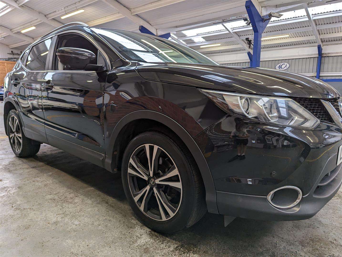 <p>2015 NISSAN QASHQAI N-TEC + DCI</p>