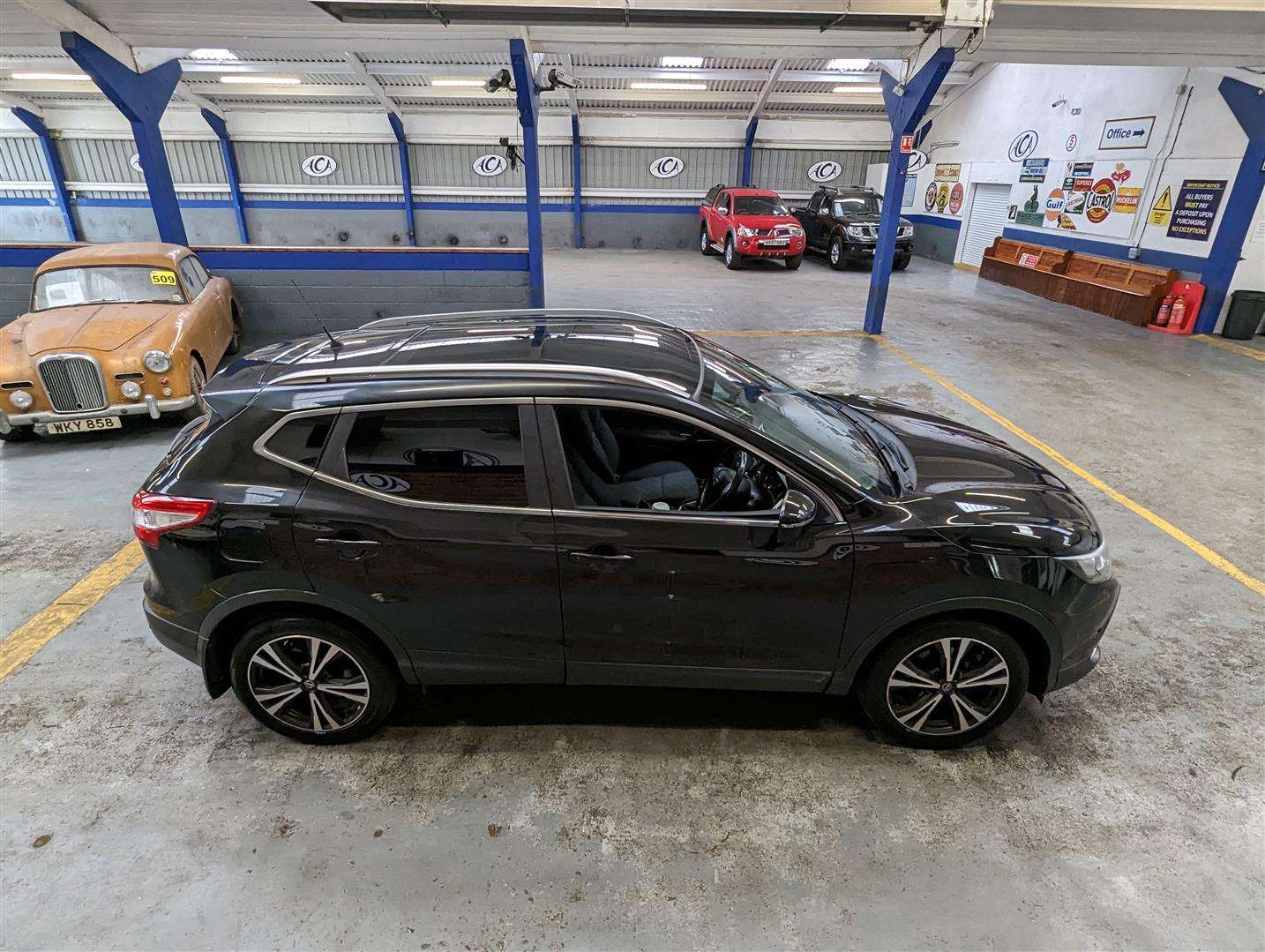 <p>2015 NISSAN QASHQAI N-TEC + DCI</p>