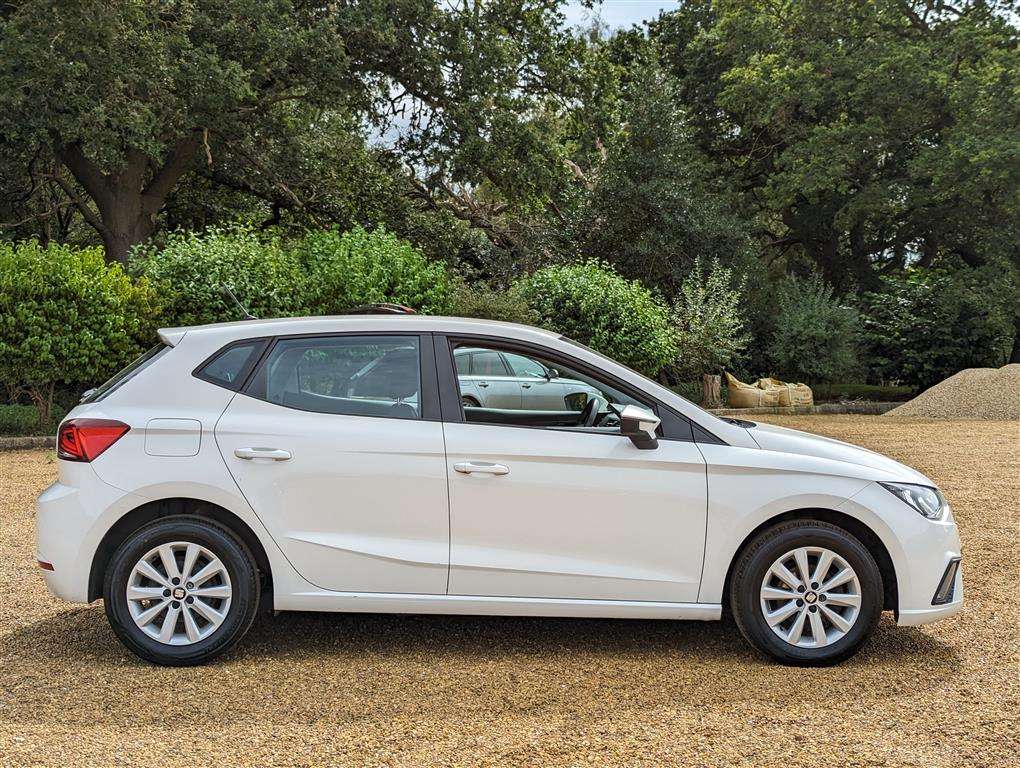 <p>2017 SEAT IBIZA SE TSI</p>