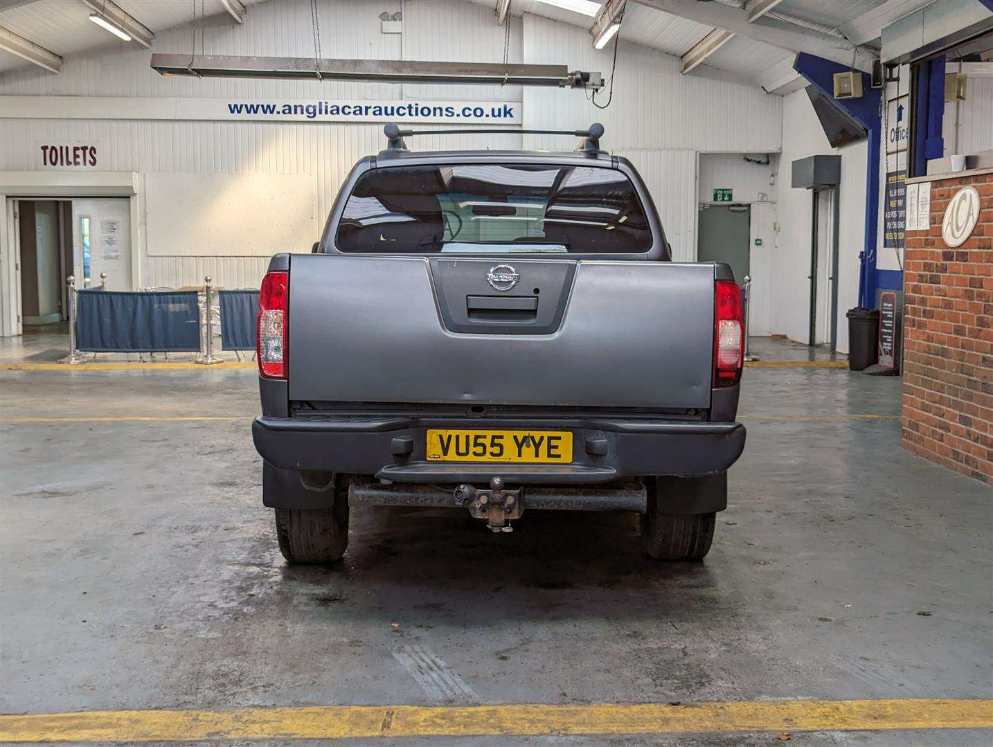 <p>2005 NISSAN NAVARA DCI AVENTURA AUTO</p>