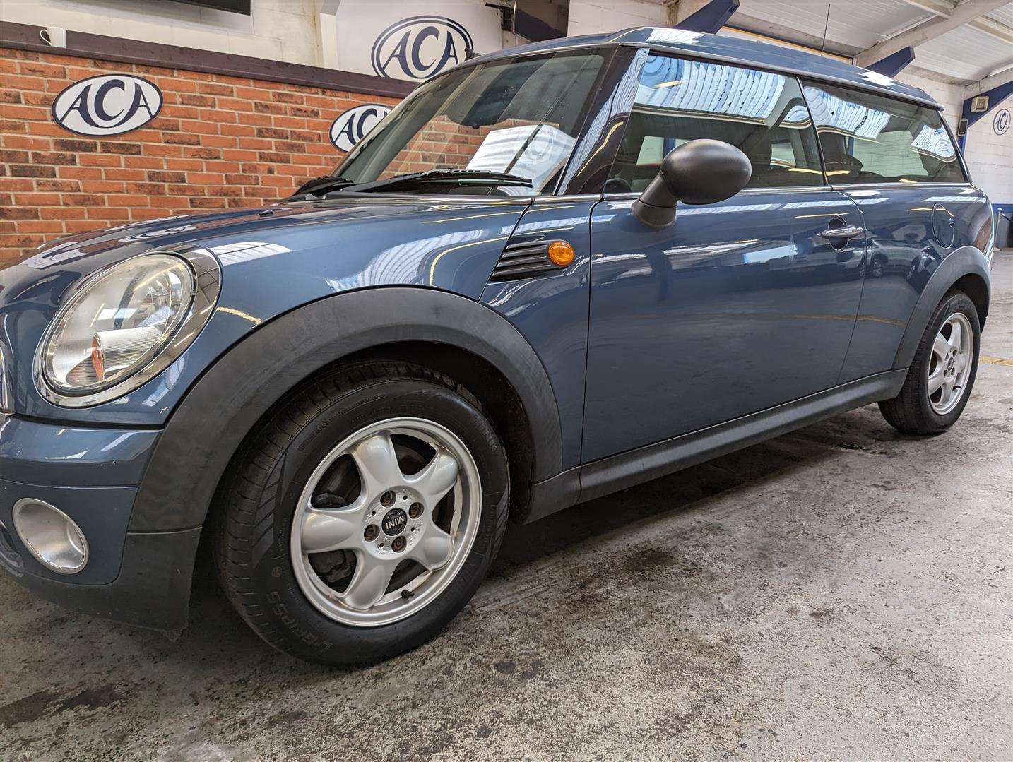 <p>2010 MINI ONE CLUBMAN</p>