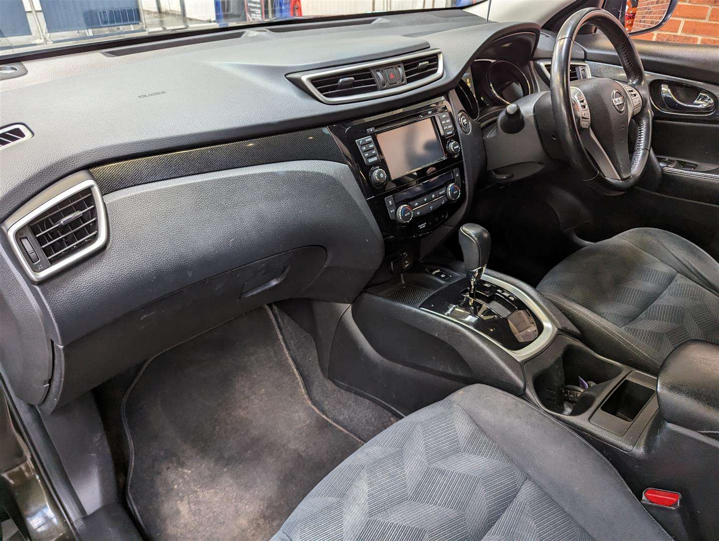 <p>2015 NISSAN X-TRAIL N-TEC DCI CVT</p>