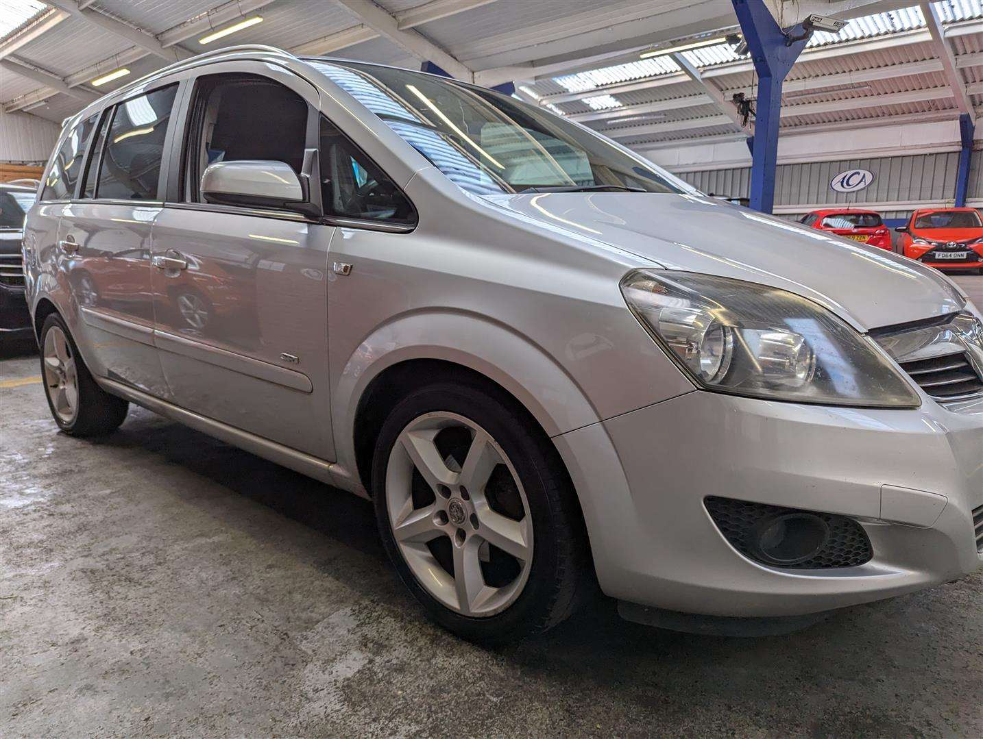 <p>2008 VAUXHALL ZAFIRA SRI</p>