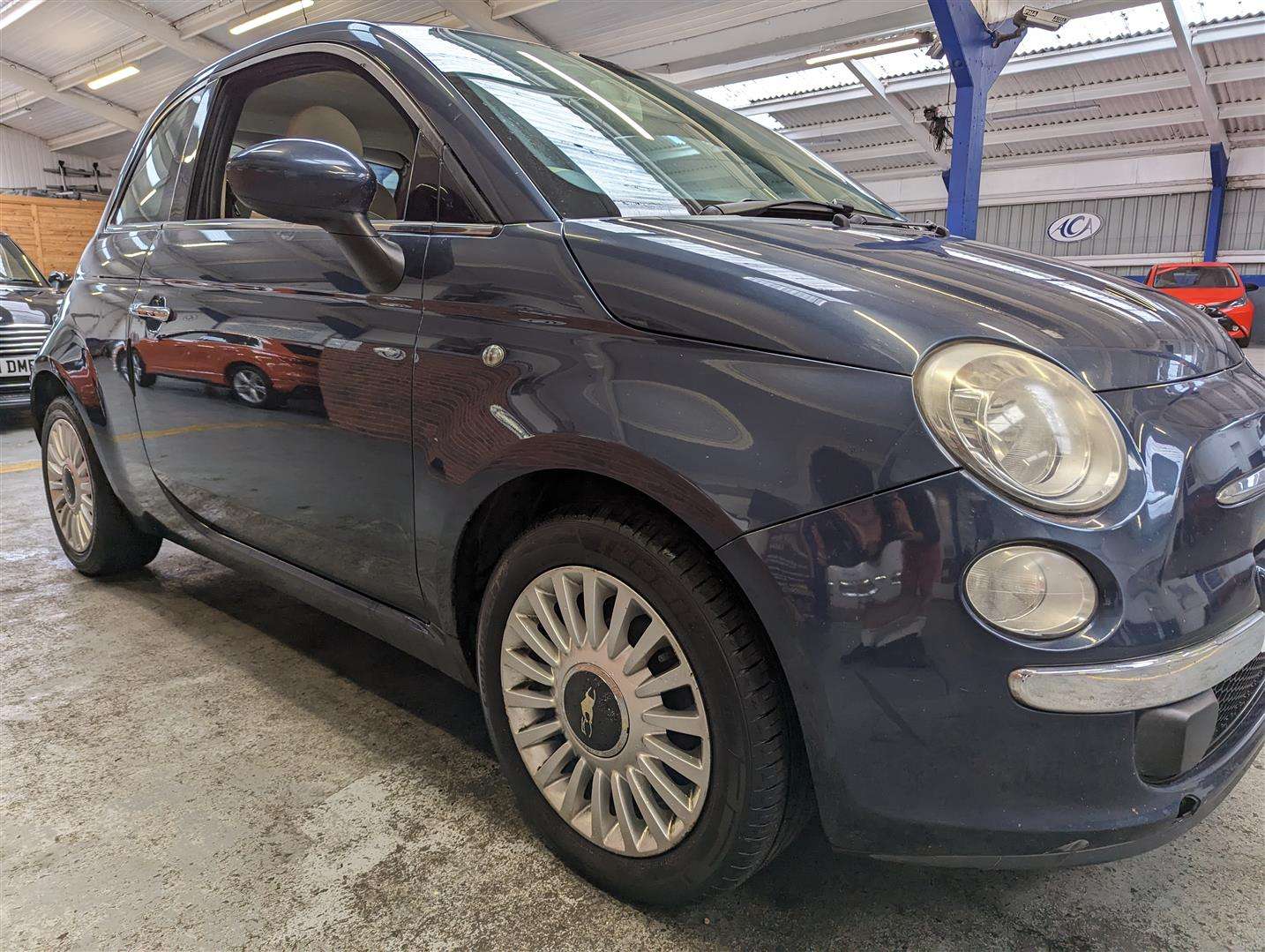 <p>2008 FIAT 500 LOUNGE M-JET RHD</p>