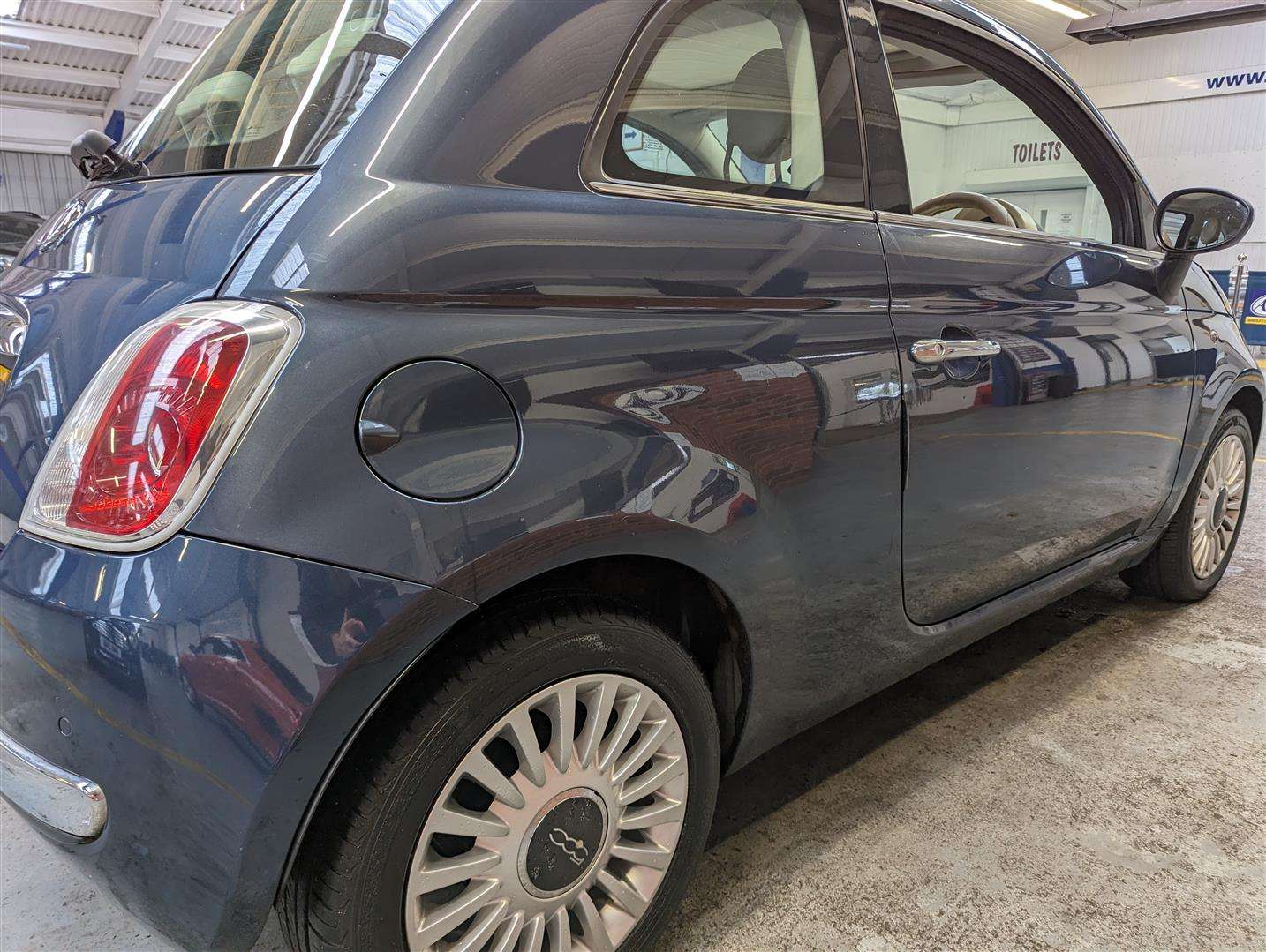 <p>2008 FIAT 500 LOUNGE M-JET RHD</p>