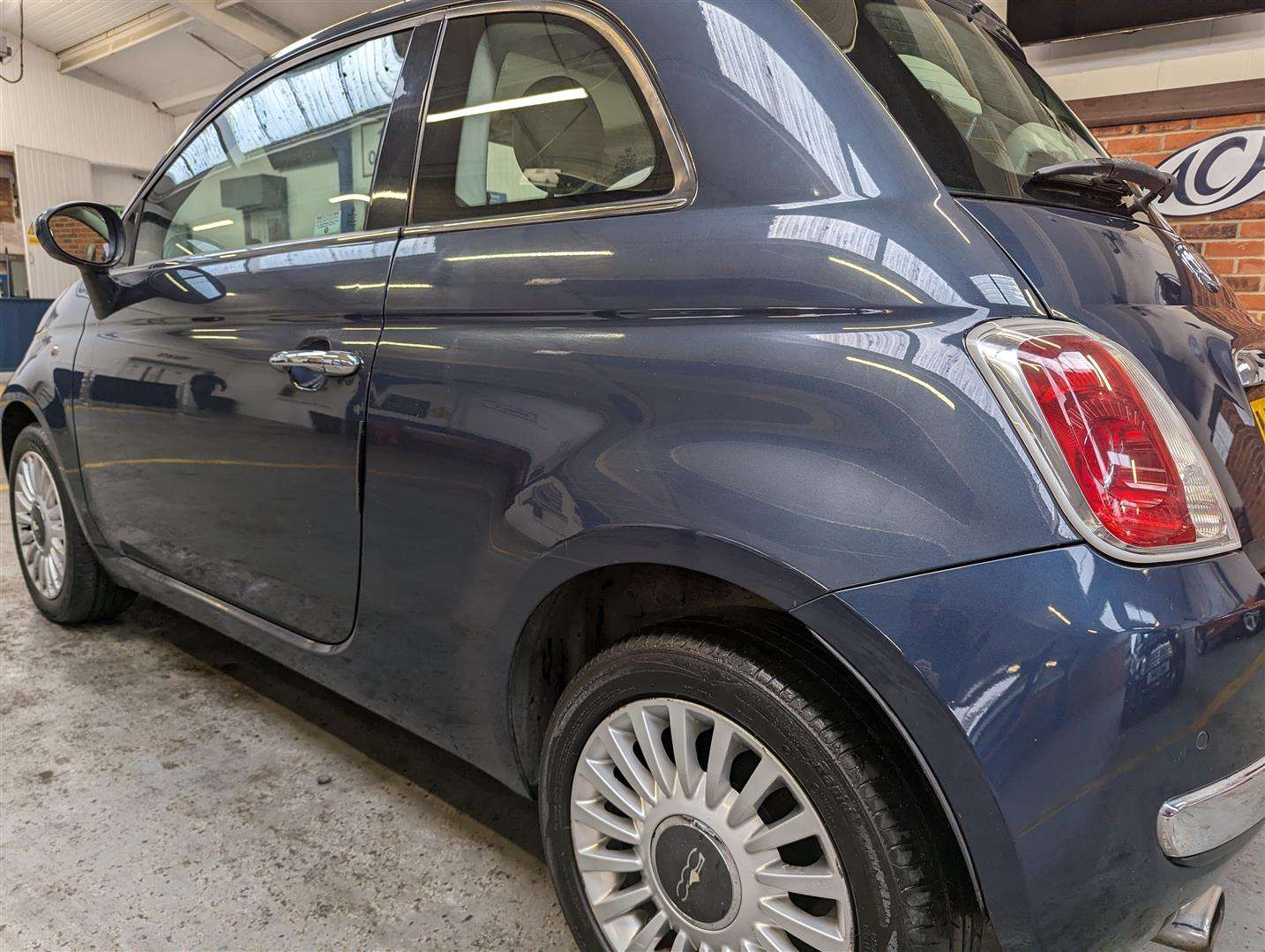 <p>2008 FIAT 500 LOUNGE M-JET RHD</p>