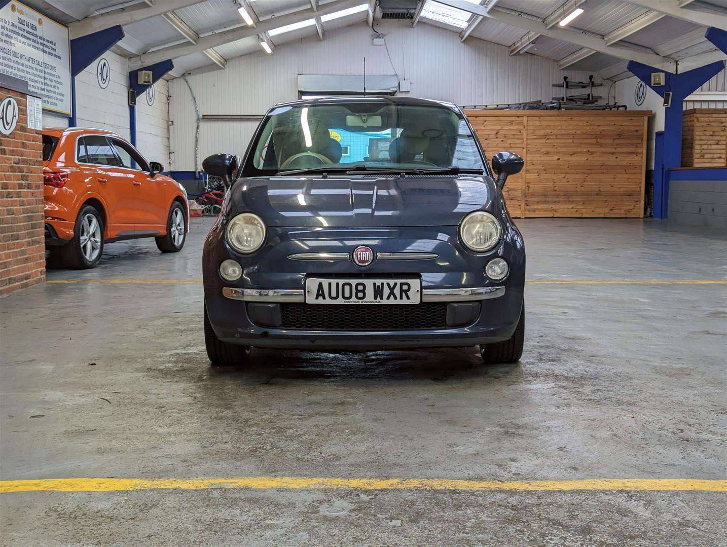 <p>2008 FIAT 500 LOUNGE M-JET RHD</p>