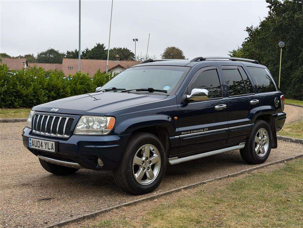 <p>2004 JEEP GR CHEROKEE V8 OVERLAND AUTO</p>