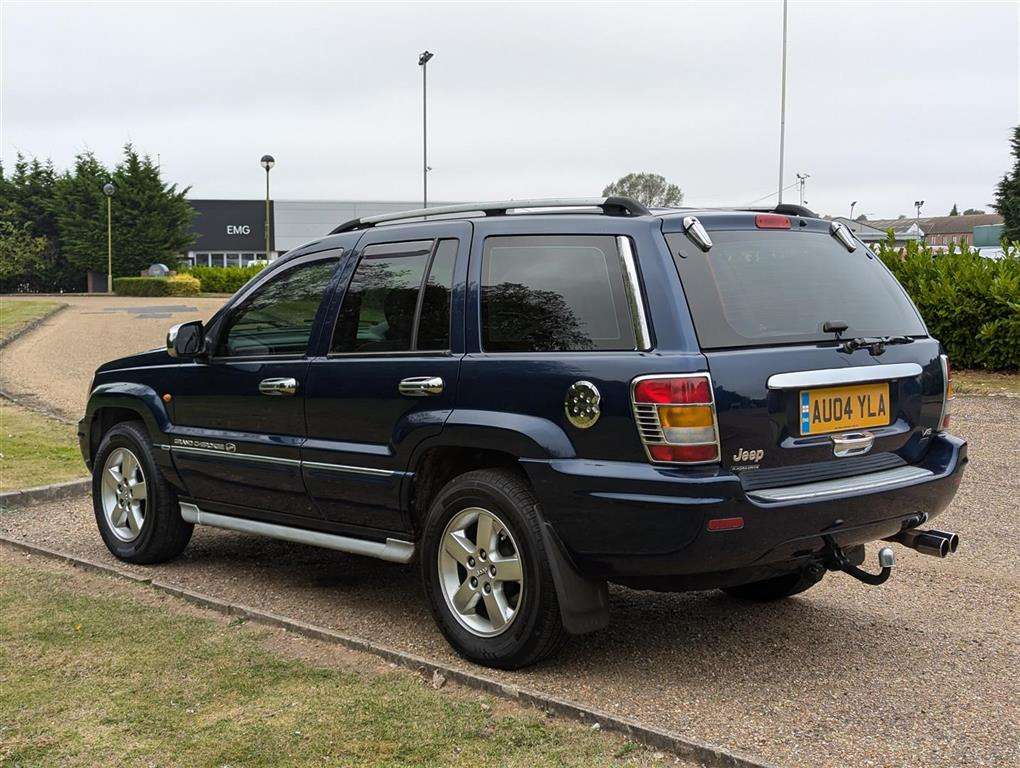 <p>2004 JEEP GR CHEROKEE V8 OVERLAND AUTO</p>