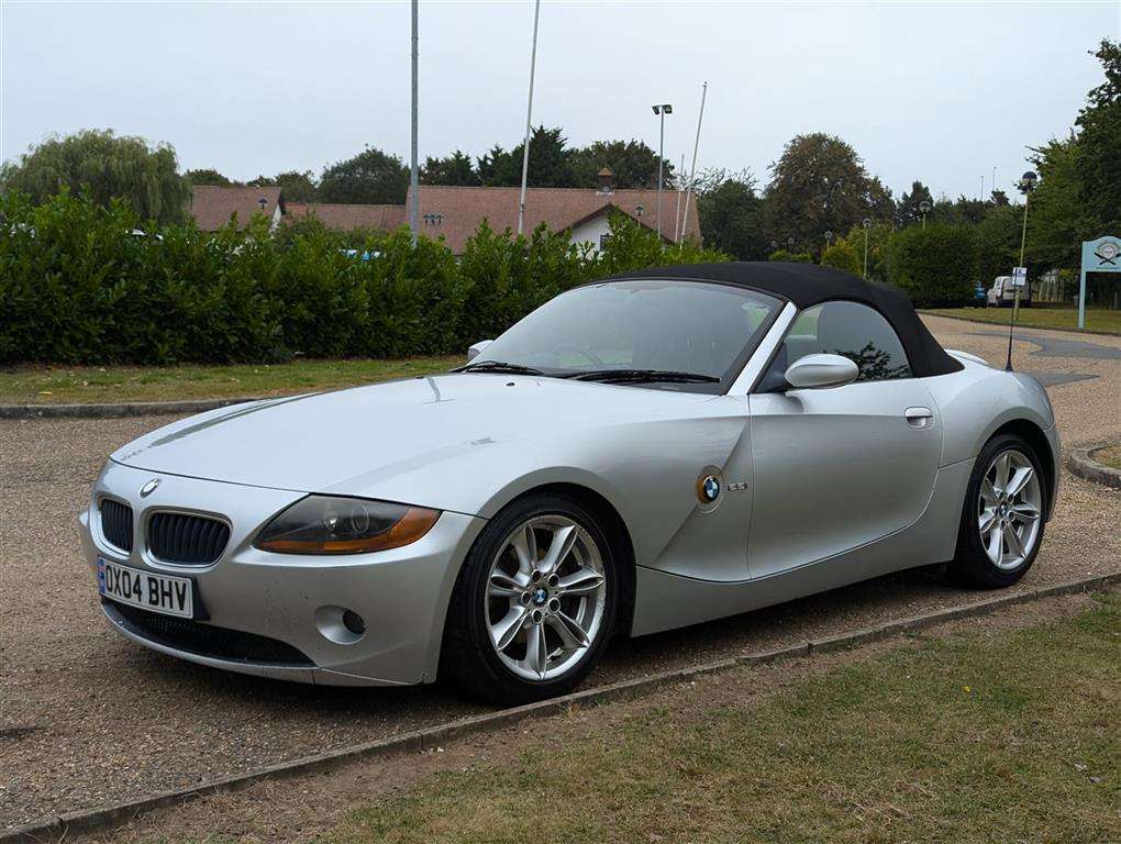 <p>2004 BMW Z4 2.2I SE</p>