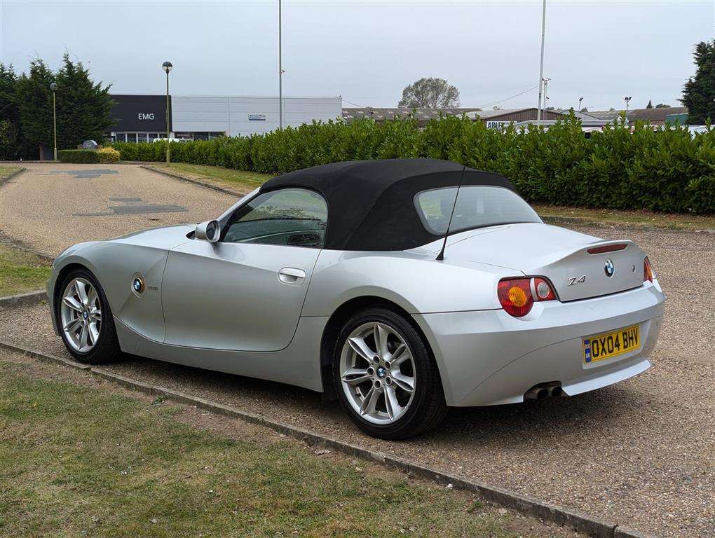 <p>2004 BMW Z4 2.2I SE</p>