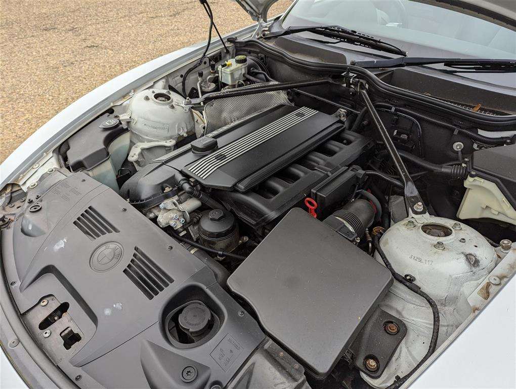 <p>2004 BMW Z4 2.2I SE</p>