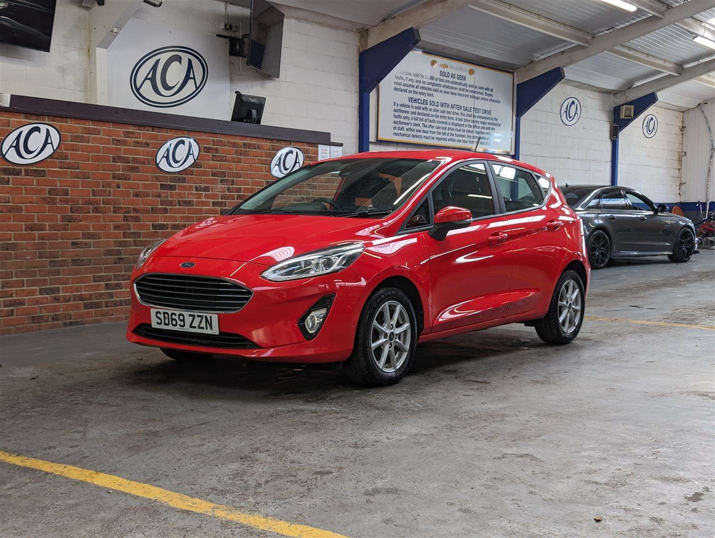 <p>2019 FORD FIESTA ZETEC</p>