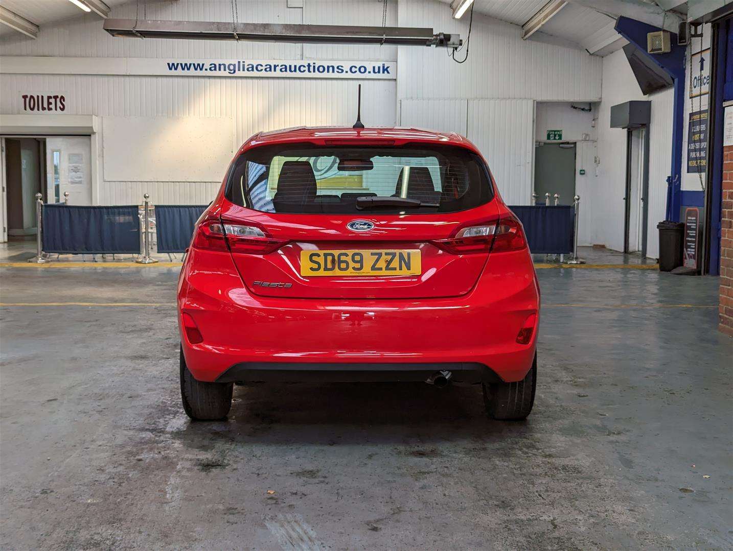 <p>2019 FORD FIESTA ZETEC</p>